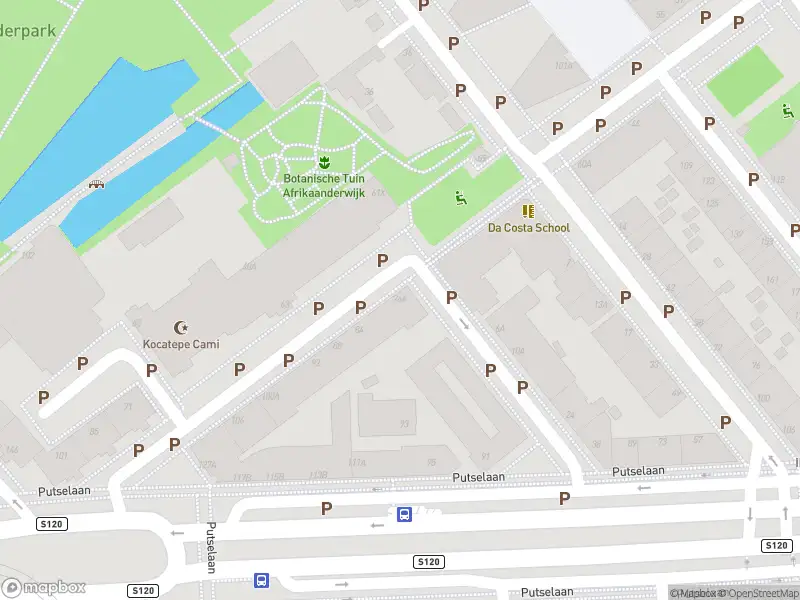 Ambulance met gepaste spoed naar de Martinus Steijnstraat in Rotterdam