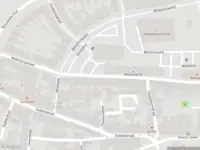 Brandweer met gepaste spoed naar de Wilhelminaveld in Bergen op Zoom vanwege stormschade