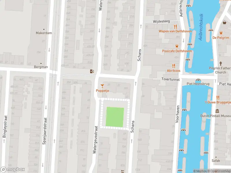 Ambulance met gepaste spoed naar de 1e Schansstraat in Rotterdam