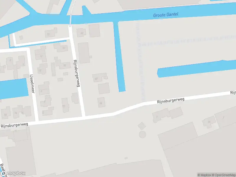 Ambulance met grote spoed naar de Rijnsburgerweg in Naaldwijk