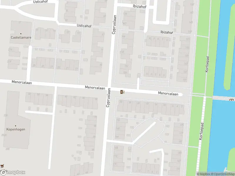 Ambulance met grote spoed naar de Cypruslaan in Rotterdam