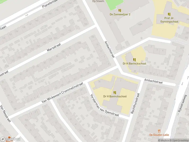 Ambulance met grote spoed naar de Van Wickevoort Crommelinstraat in Haarlem