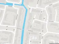 Brandweer met gepaste spoed naar de Eeshof in Huizen vanwege stankoverlast