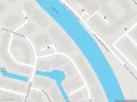 Ambulance met grote spoed naar de Troelstraplein in Leiden