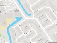 Ambulance met grote spoed naar de Donk in Spijkenisse