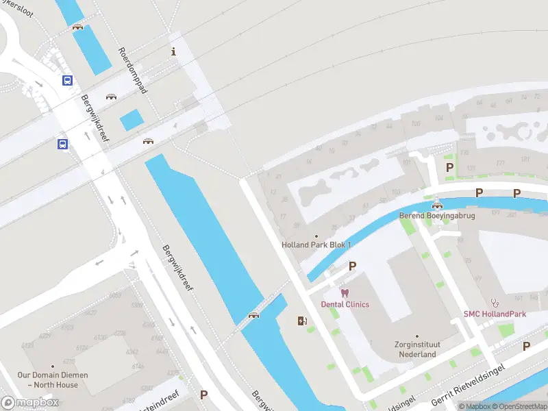 Ambulance met grote spoed naar de Kees van Dongenpad in Diemen