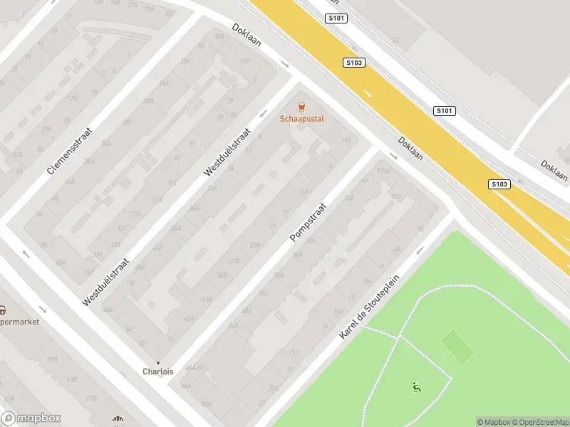 Ambulance met gepaste spoed naar de Pompstraat in Rotterdam