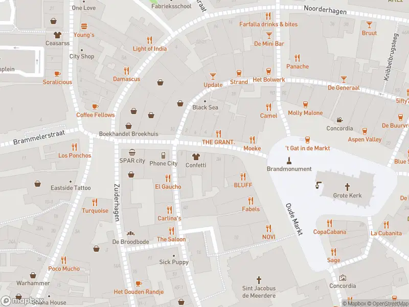 Brandweer met grote spoed naar de Oude Markt in Enschede vanwege voertuigbrand