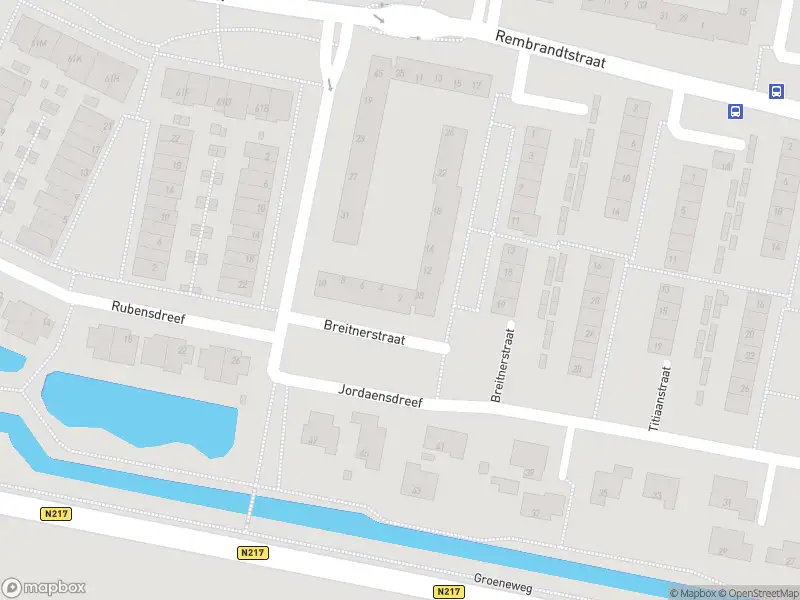 Ambulance met grote spoed naar de Breitnerstraat in Oud-Beijerland