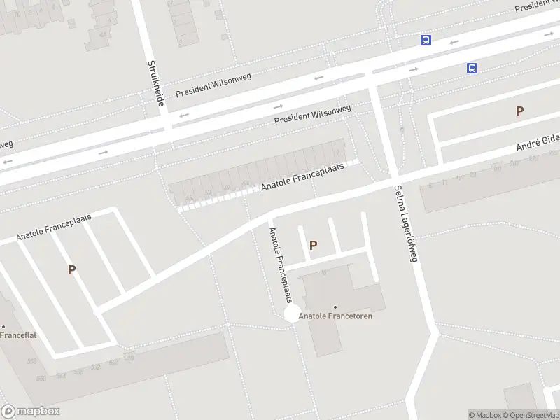 Ambulance met grote spoed naar de Anatole Franceplaats in Rotterdam