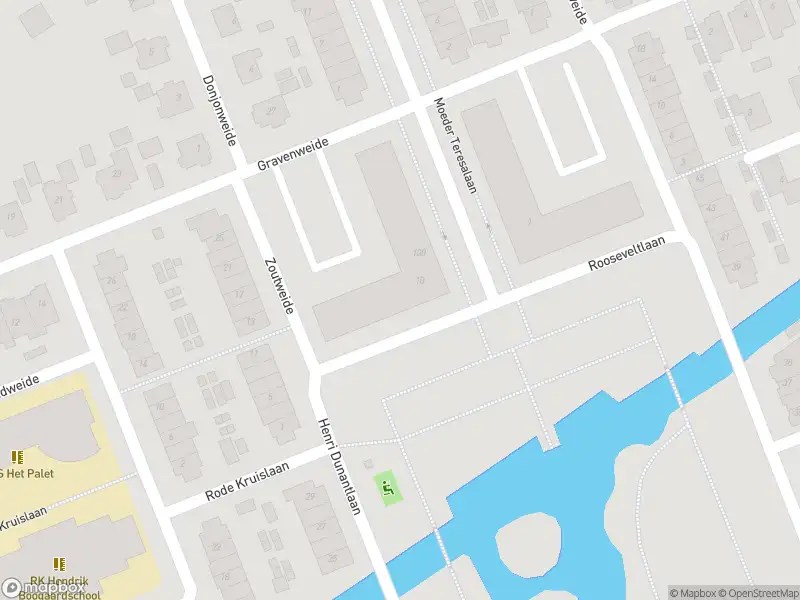 Ambulance met grote spoed naar de Zoutweide in Hellevoetsluis