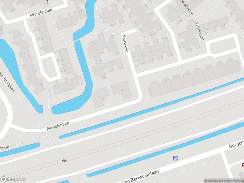 Ambulance met grote spoed naar de Filosofentuin in Capelle aan den IJssel