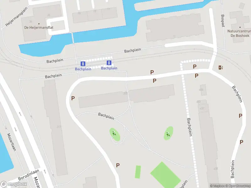 Ambulance met gepaste spoed naar de Bachplein in Schiedam