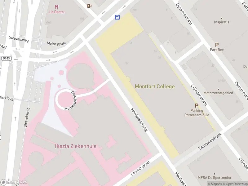 Ambulance met grote spoed naar de Montessoriweg in Rotterdam