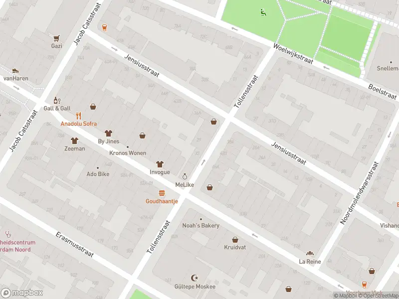 Ambulance met gepaste spoed naar de Tollensstraat in Rotterdam