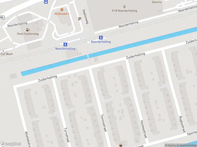Ambulance met grote spoed naar de Tennisstraat in Rotterdam