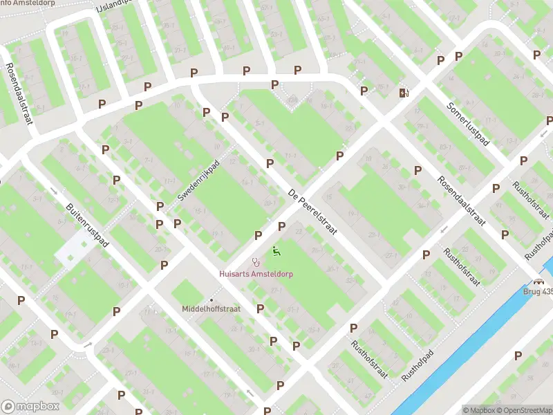Ambulance met gepaste spoed naar de De Peerelstraat in Amsterdam