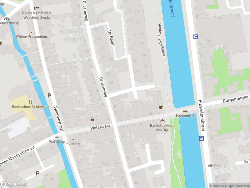 Ambulance met grote spoed naar de Wijde Poort in Gouda vanwege grote brand
