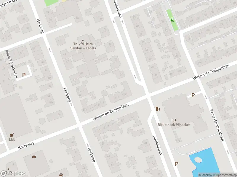 Ambulance met grote spoed naar de Stationsstraat in Pijnacker