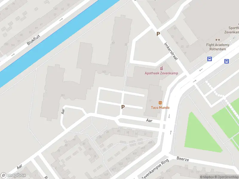 Brandweer met gepaste spoed naar de Aar in Rotterdam