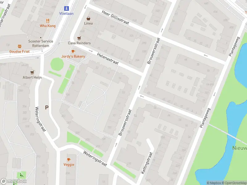 Ambulance met grote spoed naar de Brouwersstraat in Rotterdam