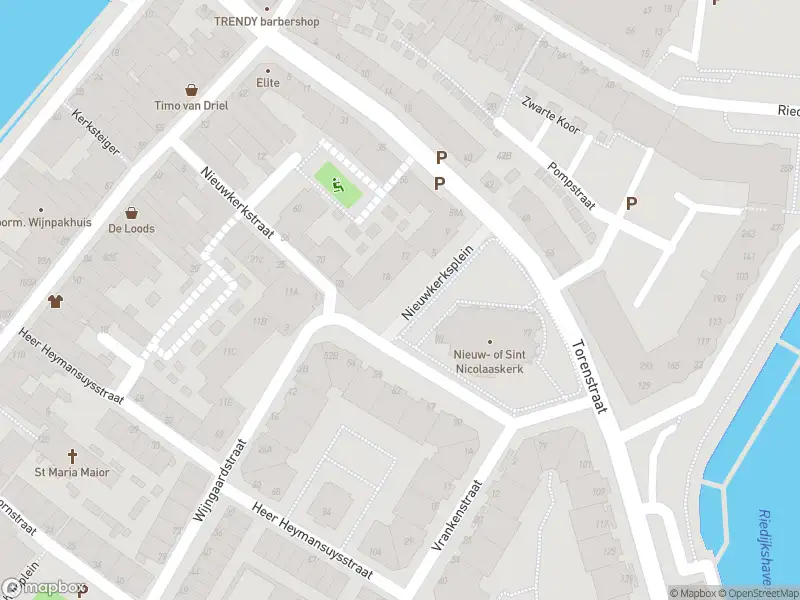 Ambulance met gepaste spoed naar de Nieuwkerksplein in Dordrecht