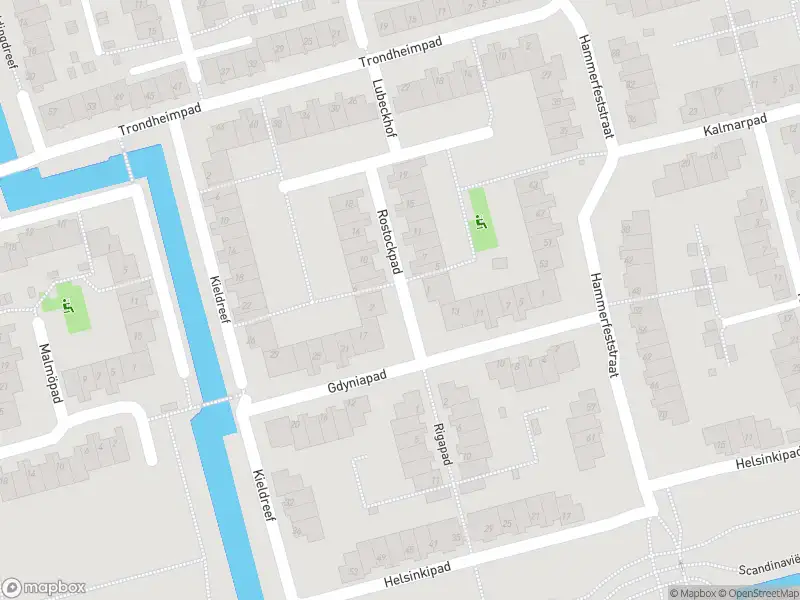 Ambulance met grote spoed naar de Rostockpad in Rotterdam