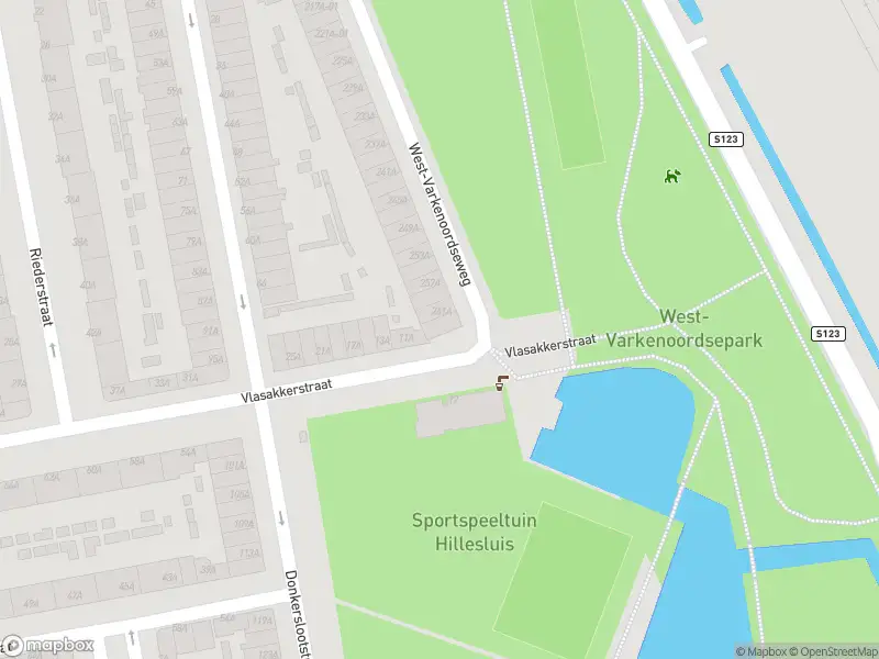 Ambulance met grote spoed naar de Vlasakkerstraat in Rotterdam