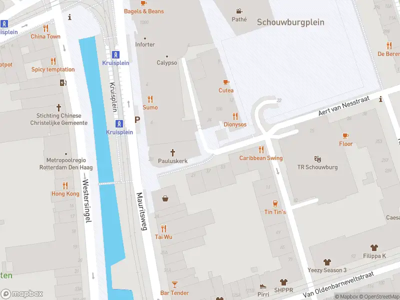 Ambulance met gepaste spoed naar de Mauritsplaats in Rotterdam