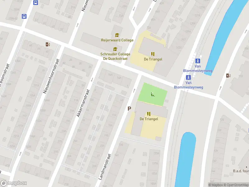 Ambulance met grote spoed naar de Landmanstraat in Rotterdam