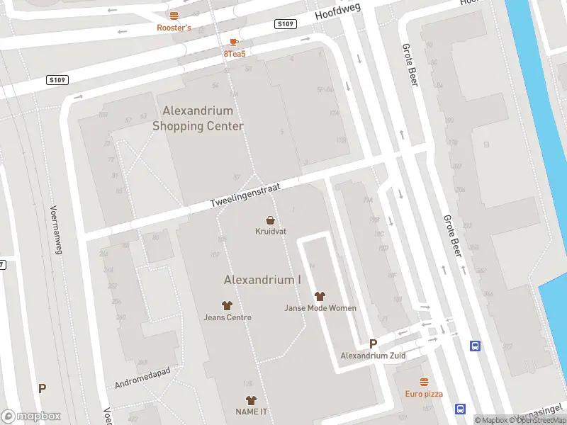 Ambulance met grote spoed naar de Korte Poolsterstraat in Rotterdam