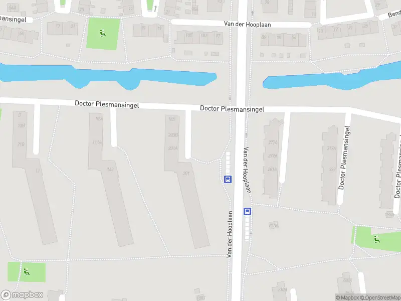 Ambulance met grote spoed naar de Ouderkerkerlaan in Amstelveen
