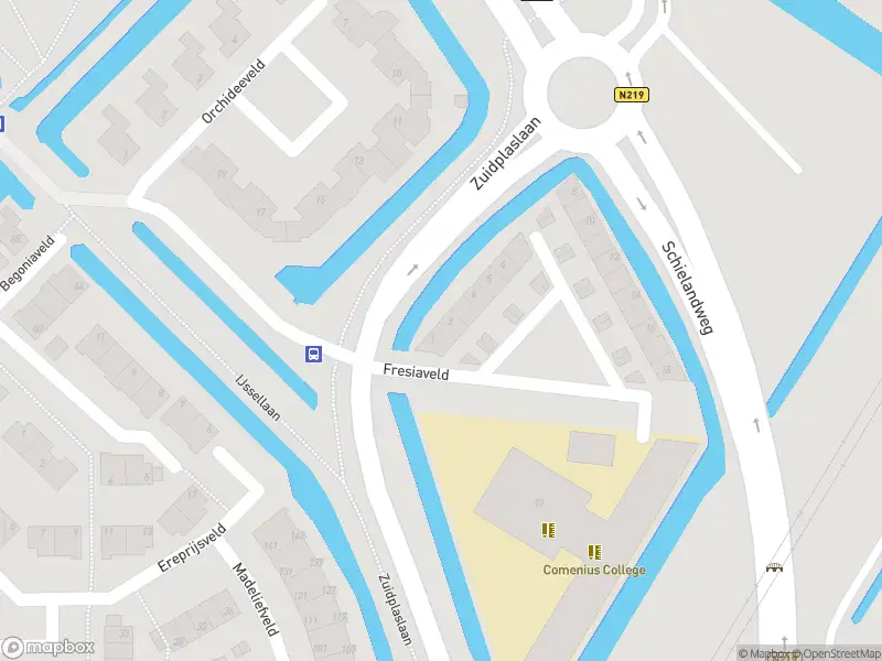 Ambulance met gepaste spoed naar de Fresiaveld in Nieuwerkerk aan den IJssel