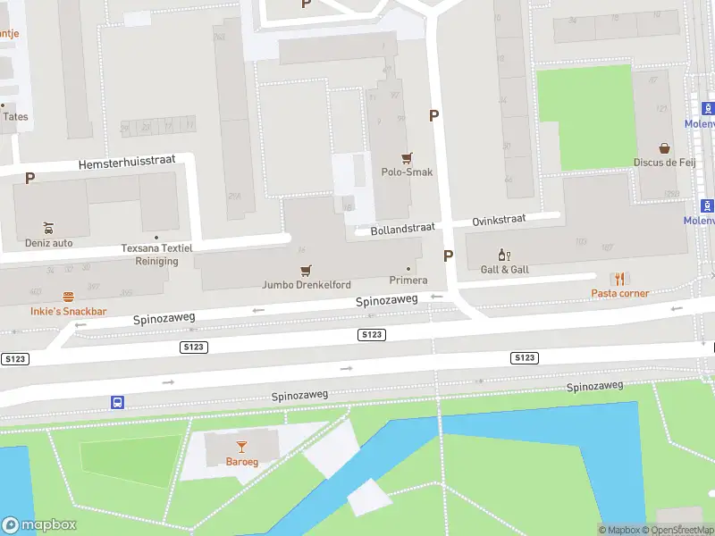 Ambulance met grote spoed naar de Spinozaweg in Rotterdam
