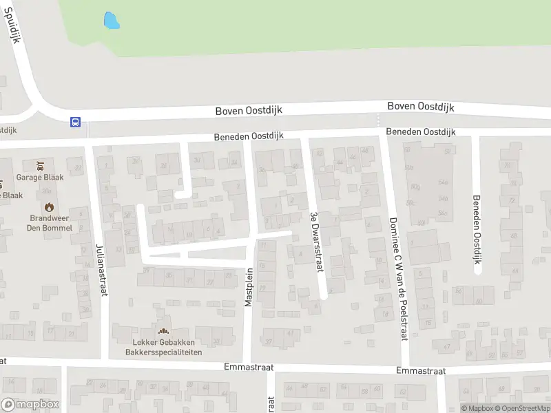 Ambulance met grote spoed naar de Mastplein in Den Bommel