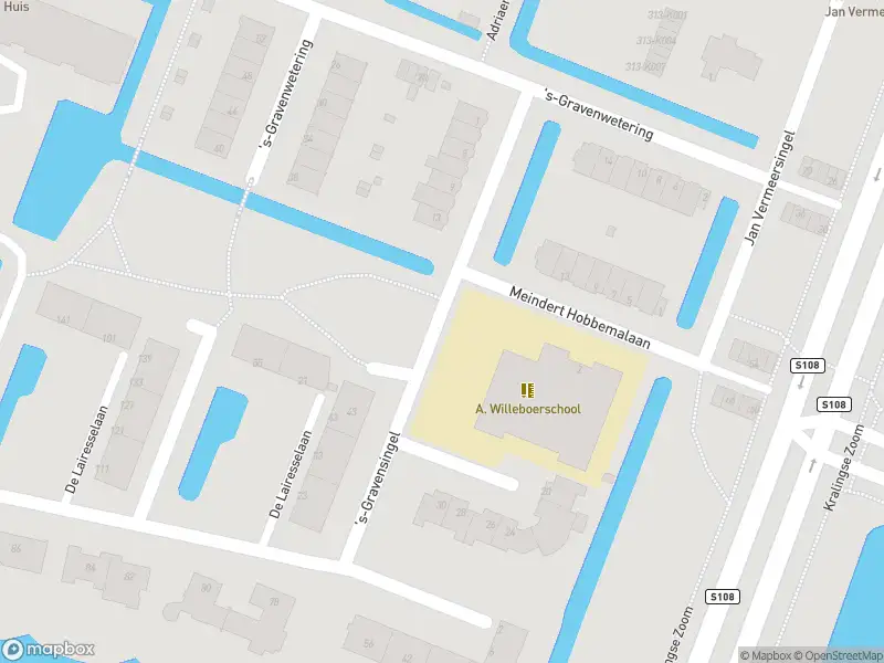 Ambulance met grote spoed naar de 's-Gravensingel in Rotterdam