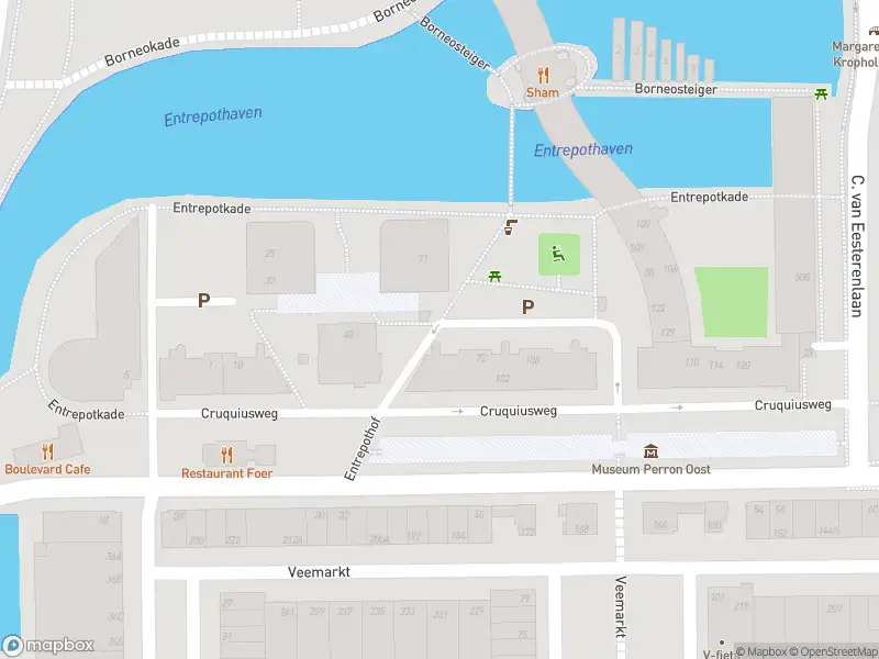 Ambulance met gepaste spoed naar de Entrepotbrug in Amsterdam