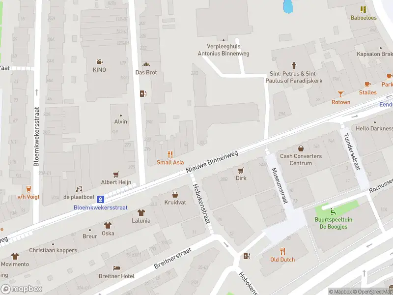 Ambulance met grote spoed naar de Nieuwe Binnenweg in Rotterdam