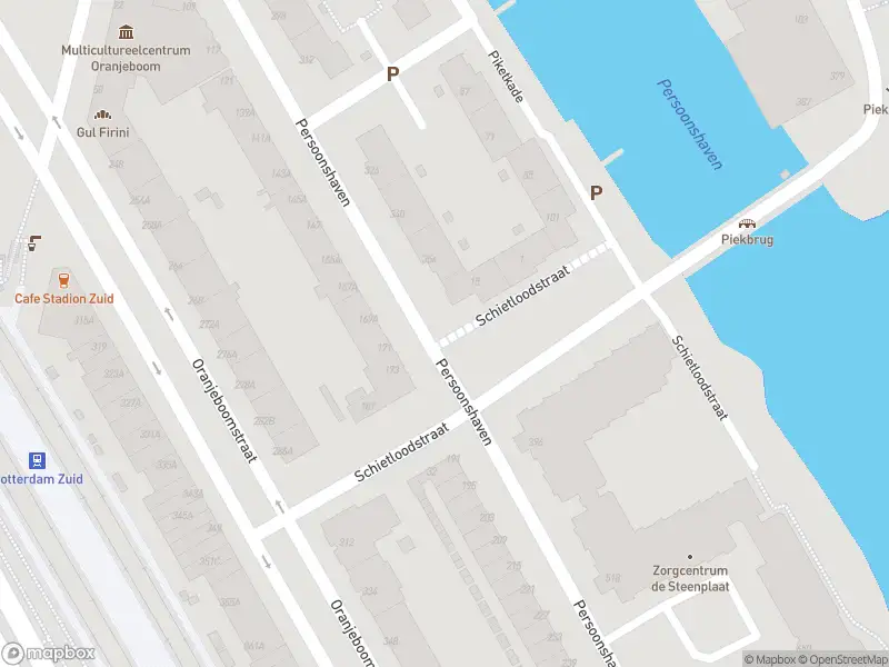 Ambulance met grote spoed naar de Schietloodstraat in Rotterdam