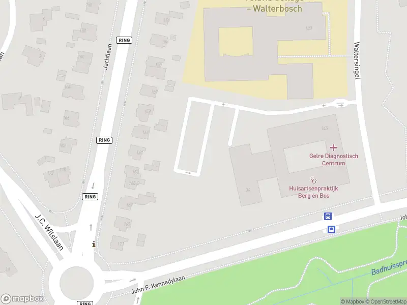 Brandweer met grote spoed naar de Sprengenweg in Apeldoorn vanwege gebouwbrand