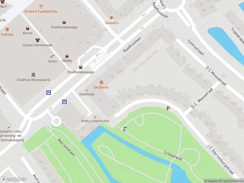 Ambulance met grote spoed naar de Raadhuislaan in Spijkenisse