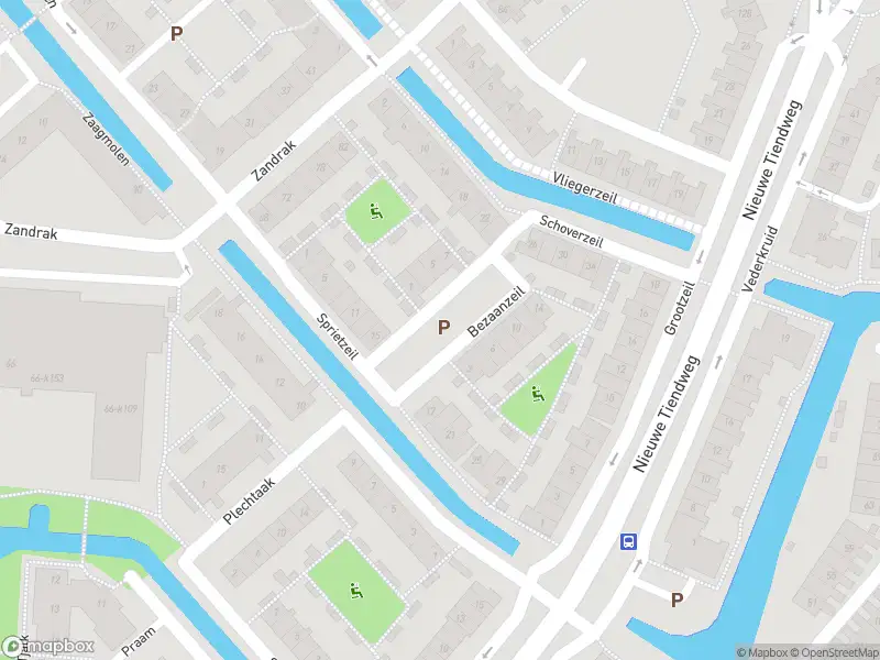 Ambulance met grote spoed naar de Bezaanzeil in Krimpen aan den IJssel