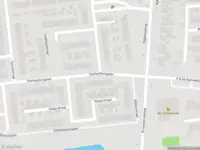 Brandweer met grote spoed naar de Sterkenburglaan in Hellevoetsluis vanwege stankoverlast