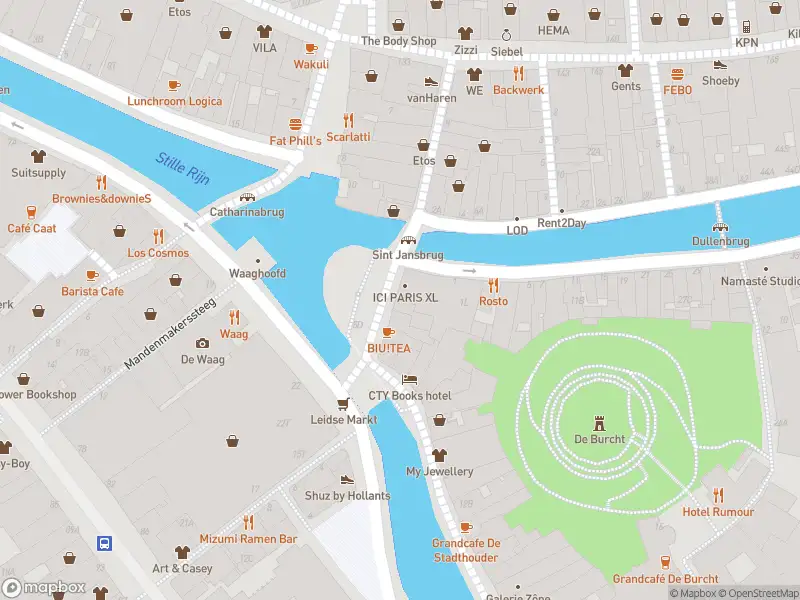 Ambulance met gepaste spoed naar de Hoogstraat in Leiden