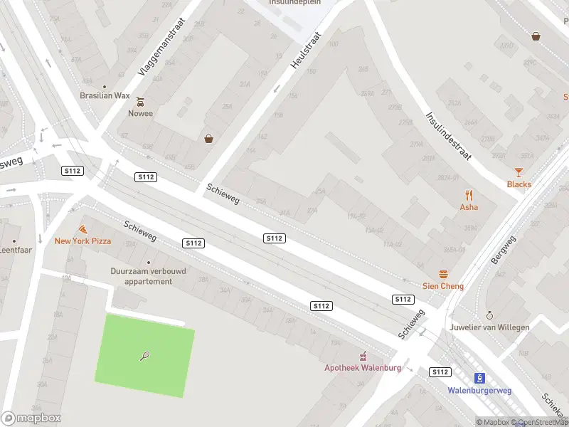 Ambulance met grote spoed naar de Schieweg in Rotterdam