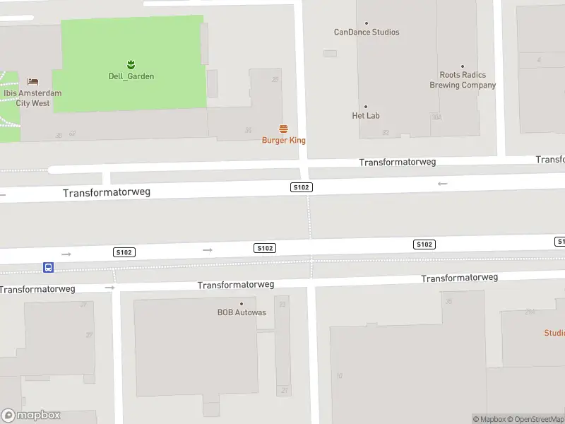 Ambulance met grote spoed naar de Isolatorweg in Amsterdam