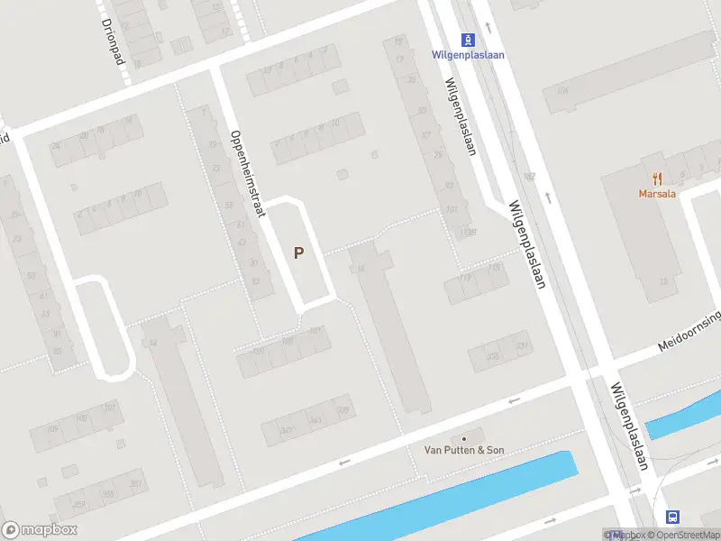 Ambulance met grote spoed naar de Oppenheimstraat in Rotterdam