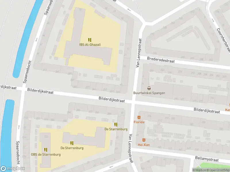 Ambulance met grote spoed naar de Bilderdijkstraat in Rotterdam