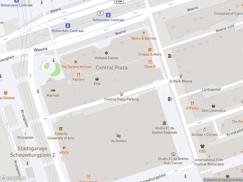 Ambulance met grote spoed naar de Kruisstraat in Rotterdam