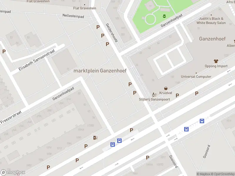 Ambulance met grote spoed naar de Annie Romeinplein in Amsterdam